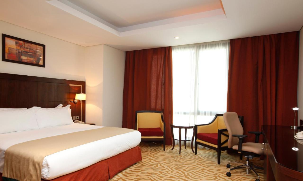 Holiday Inn Olaya By Ihg Riyadh Ngoại thất bức ảnh